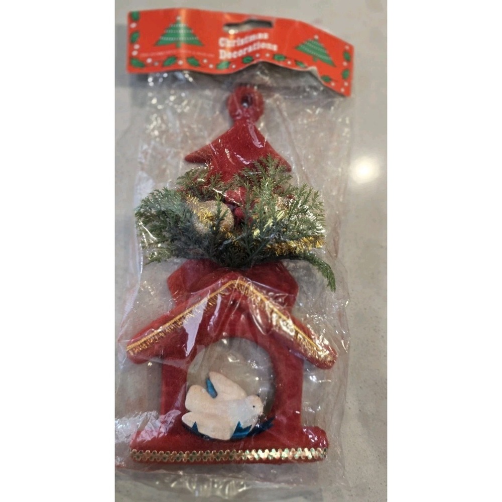 NIP VTG Flocked Felt Red Birdhouse White Dove Christmas Decor‎ Present Berries